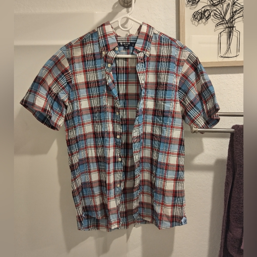 Men's plaid short sleeve button down